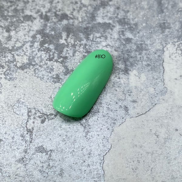 810